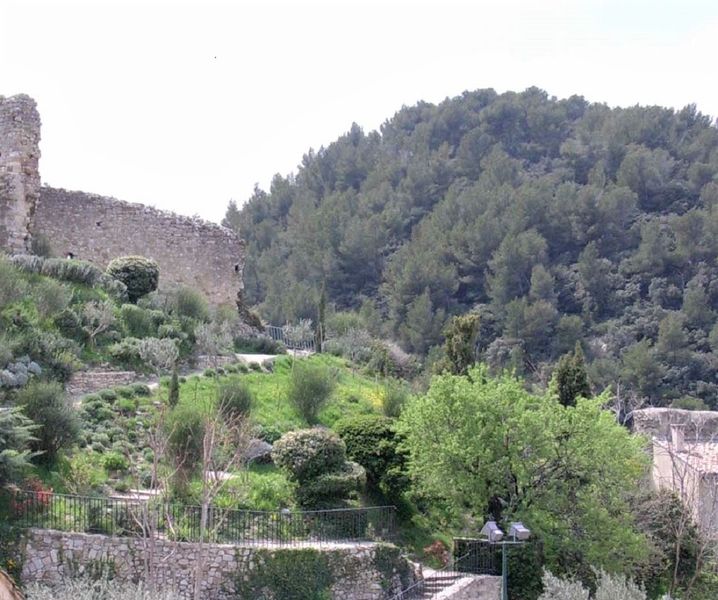 Sentier archéologique et botanique