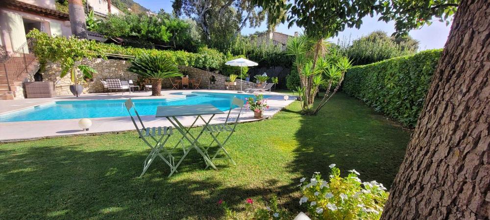 Le jardin Gîte Macalinewa Gîtes de France Alpes-Maritimes Saint-Jeannet