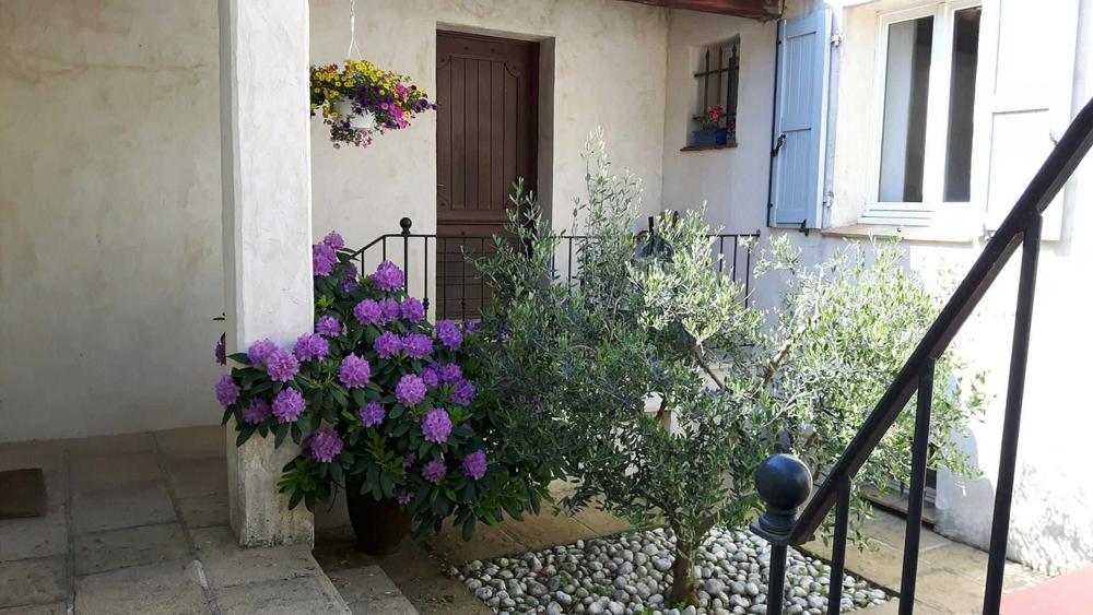 Patio-Entrée du gîte