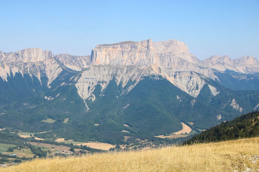 Le mont aiguille au loin