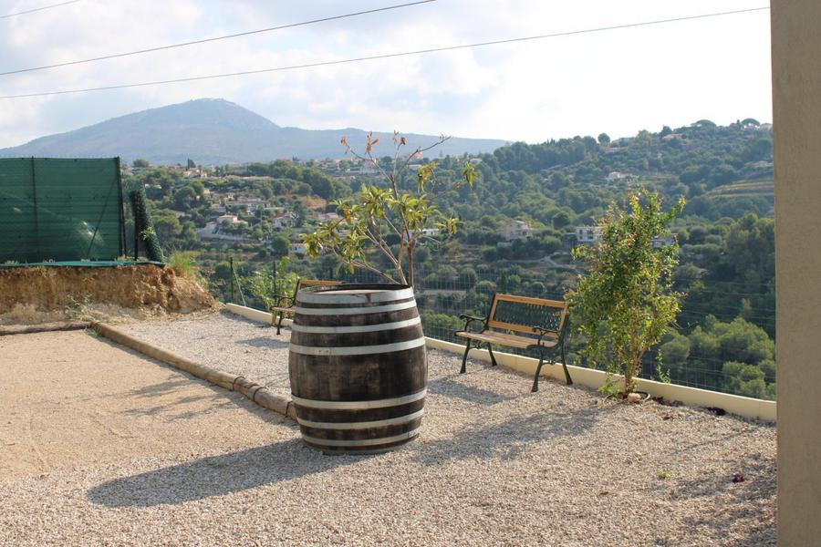 Gite de Bellet-Terrain de pétanque-Gîtes de France Alpes-Maritimes