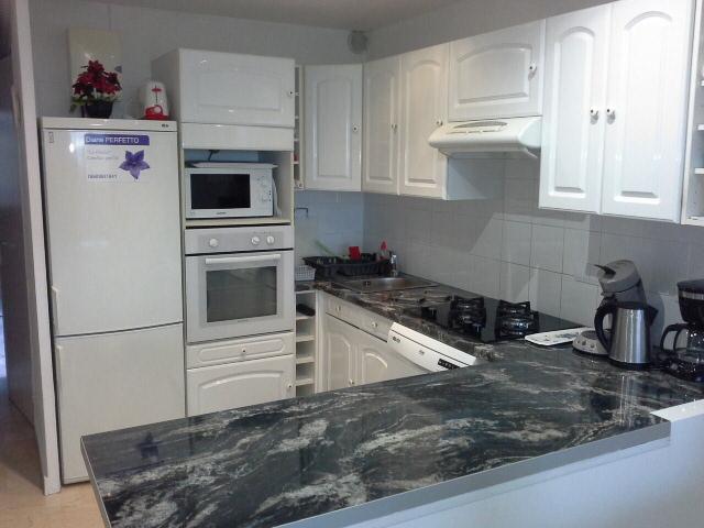 cuisine américaine très bien équipée