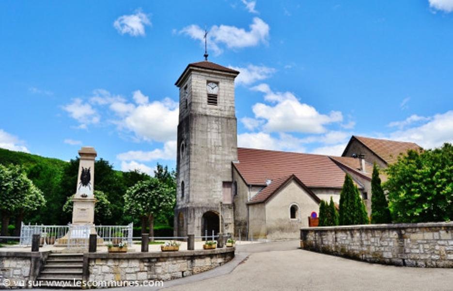 http://La%20crèche%20à%20l'Eglise%20Saint%20Martin%20de%20Dortan