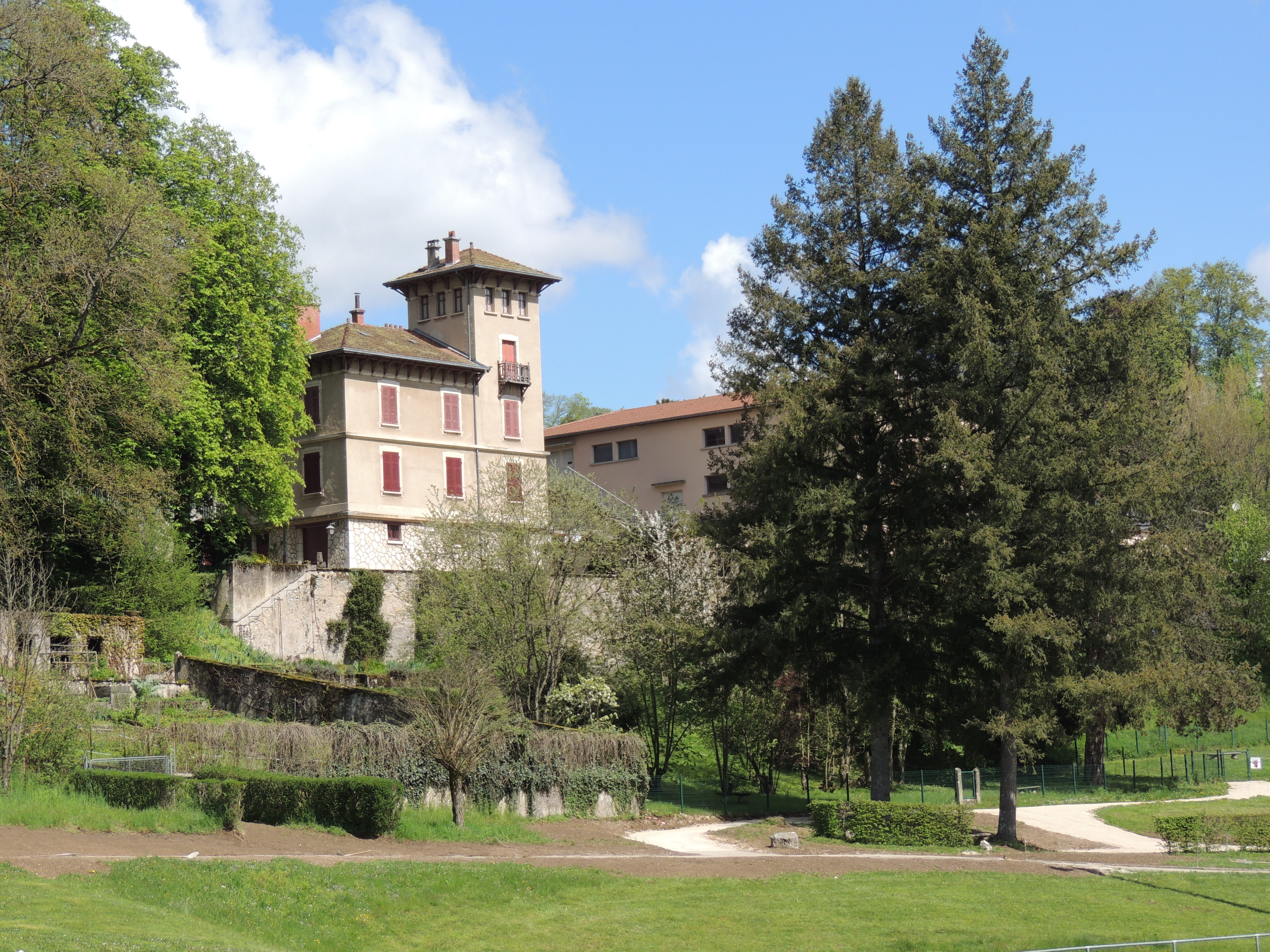 Walking trail: Country châteaux