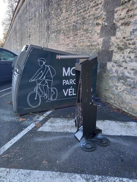 Station de réparation et de gonflage pour vélo - Arsenal