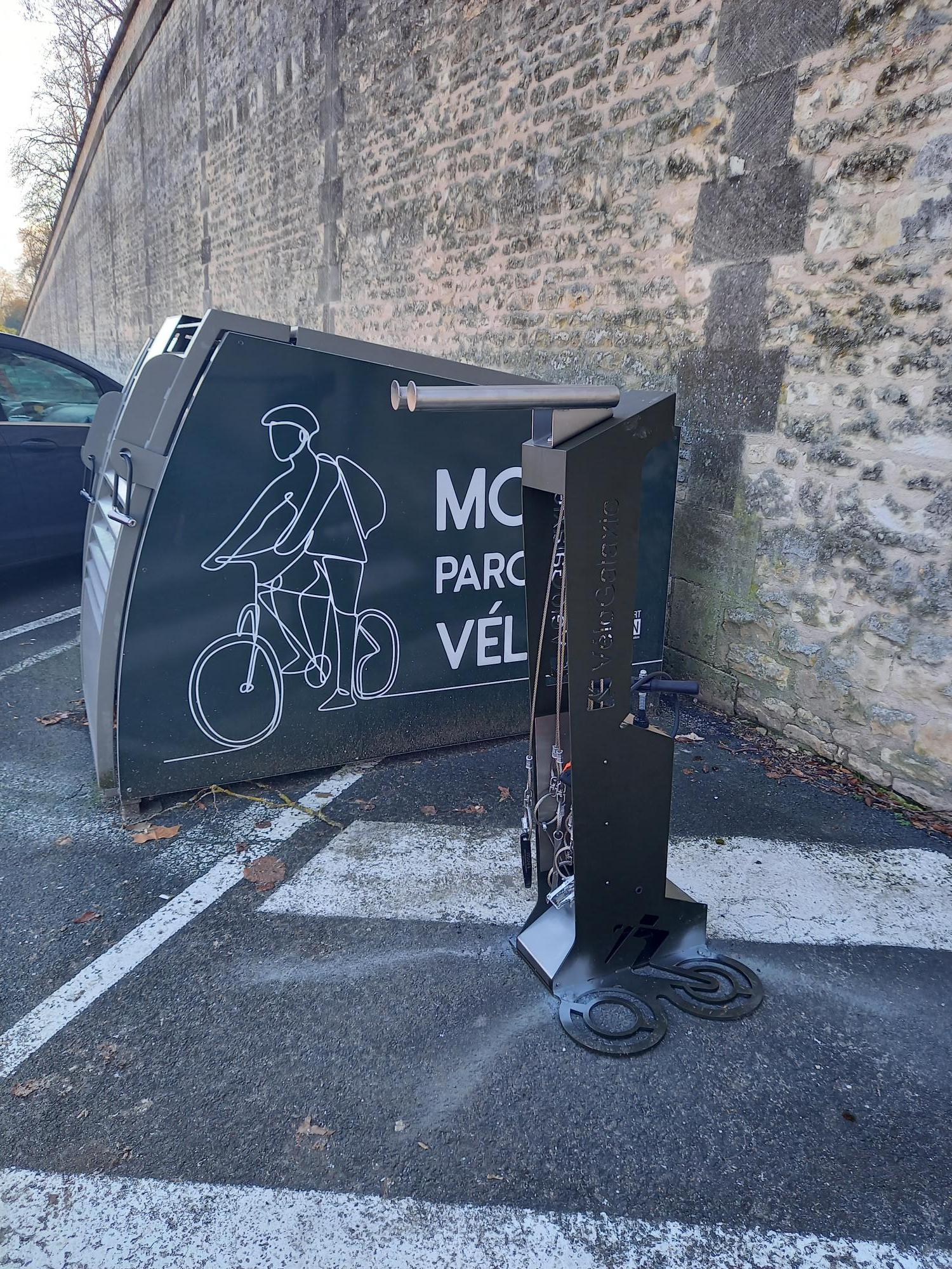 Station de réparation et de gonflage pour vélo - Arsenal