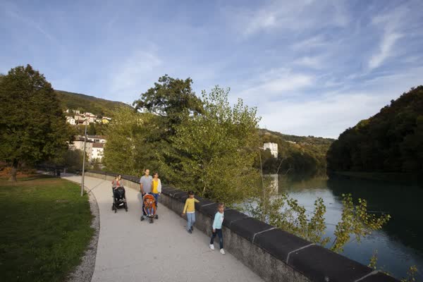 Promenade urbaine : Les berges du Rhne