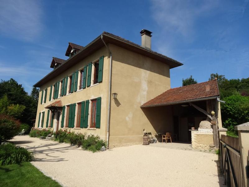 Gîte et préau dentrée