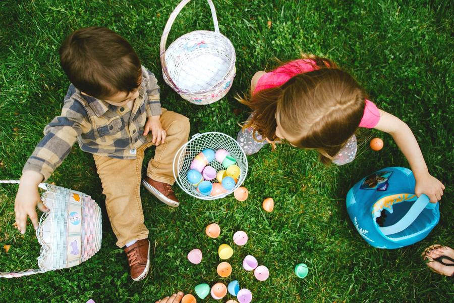 Chasse aux oeufs de Pâques pour les enfants