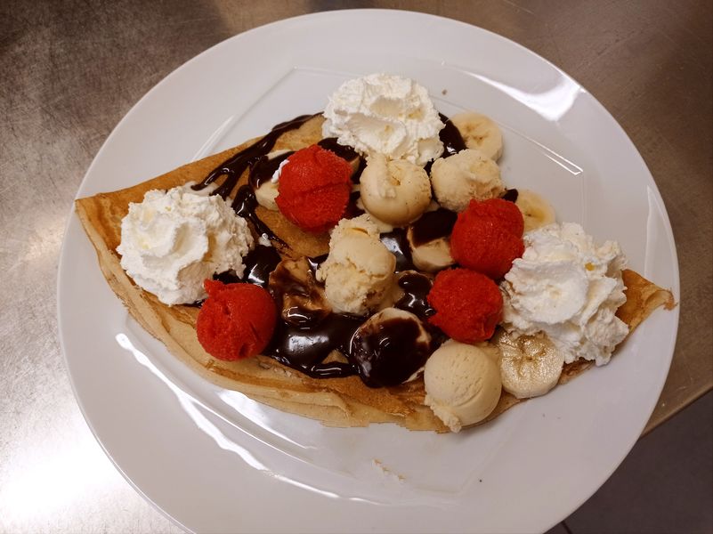 crêpe banana split