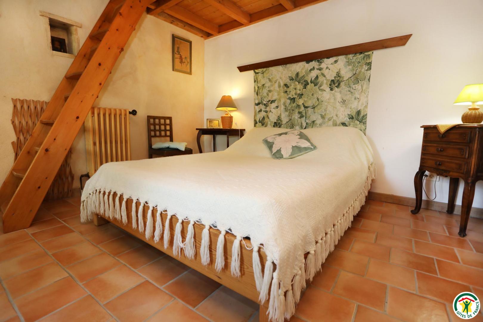 Chambre 1 avec un lit double (1x140)