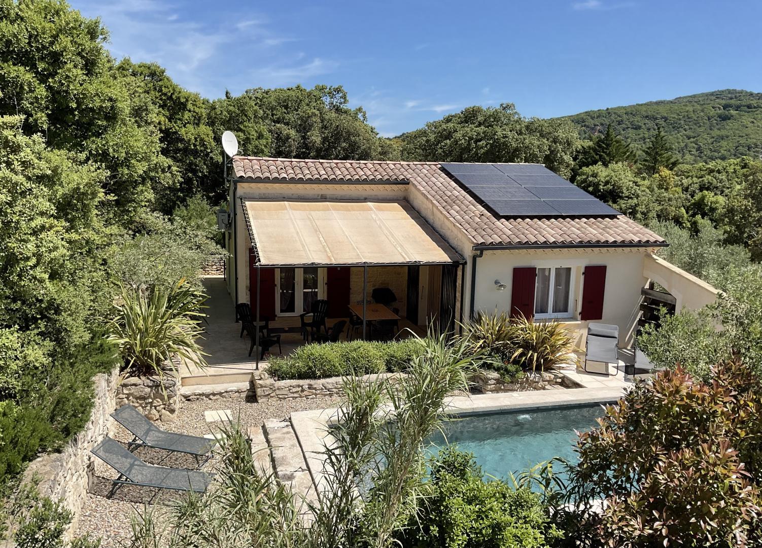 Gîte INDEPENDANT vue sud avec piscine privative EXCLUSIVE à la location