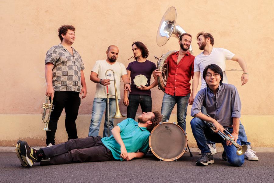 http://Concert-apéro%20ASTROBRASS