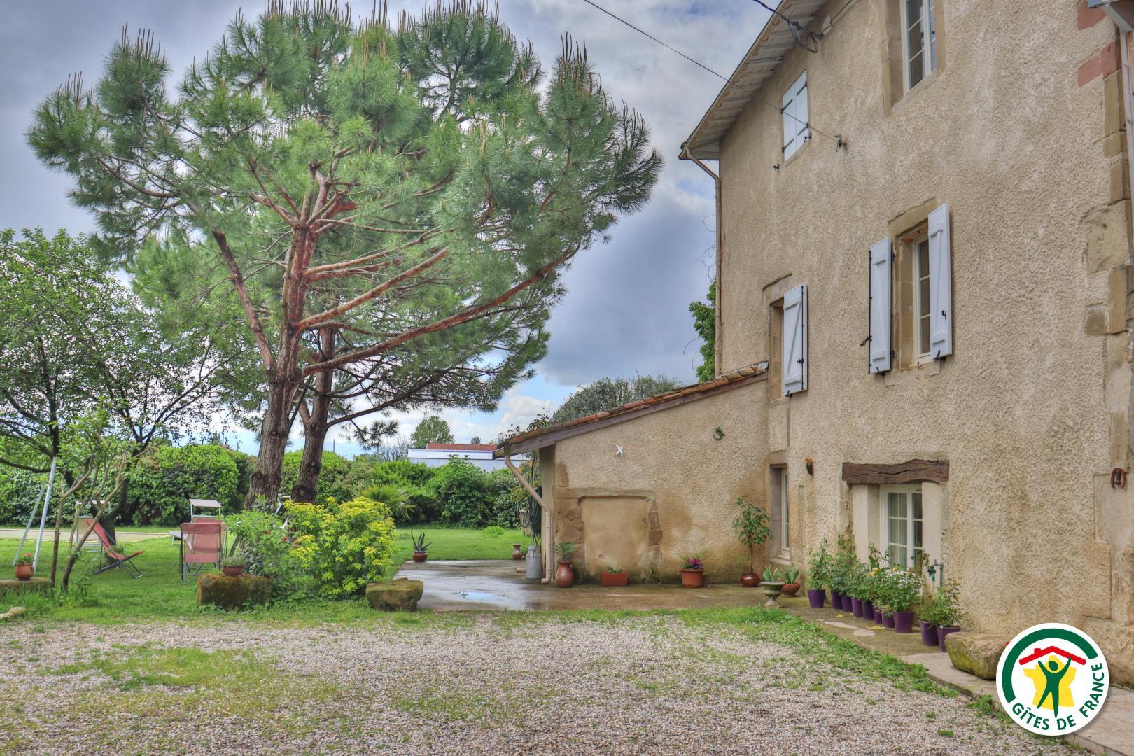 La chambre d'hôtes se trouve au rez de chaussée