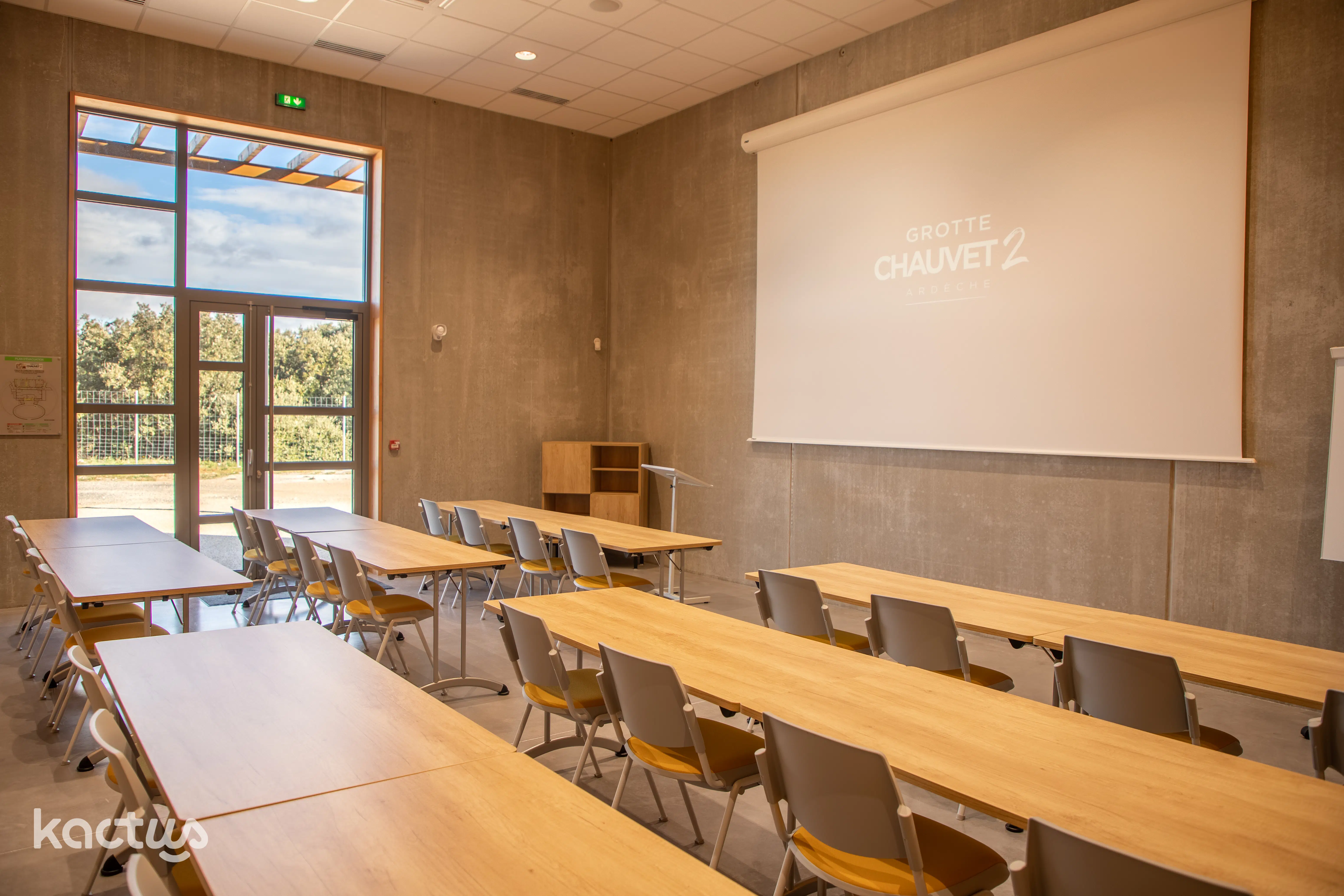 Centre de Conférences de la Grotte Chauvet 2_Vallon-Pont-d'Arc