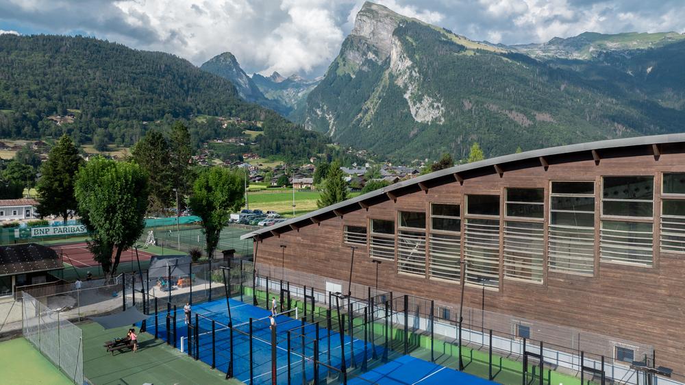 Vue terrain, salle et Criou Vue terrain, salle et Criou