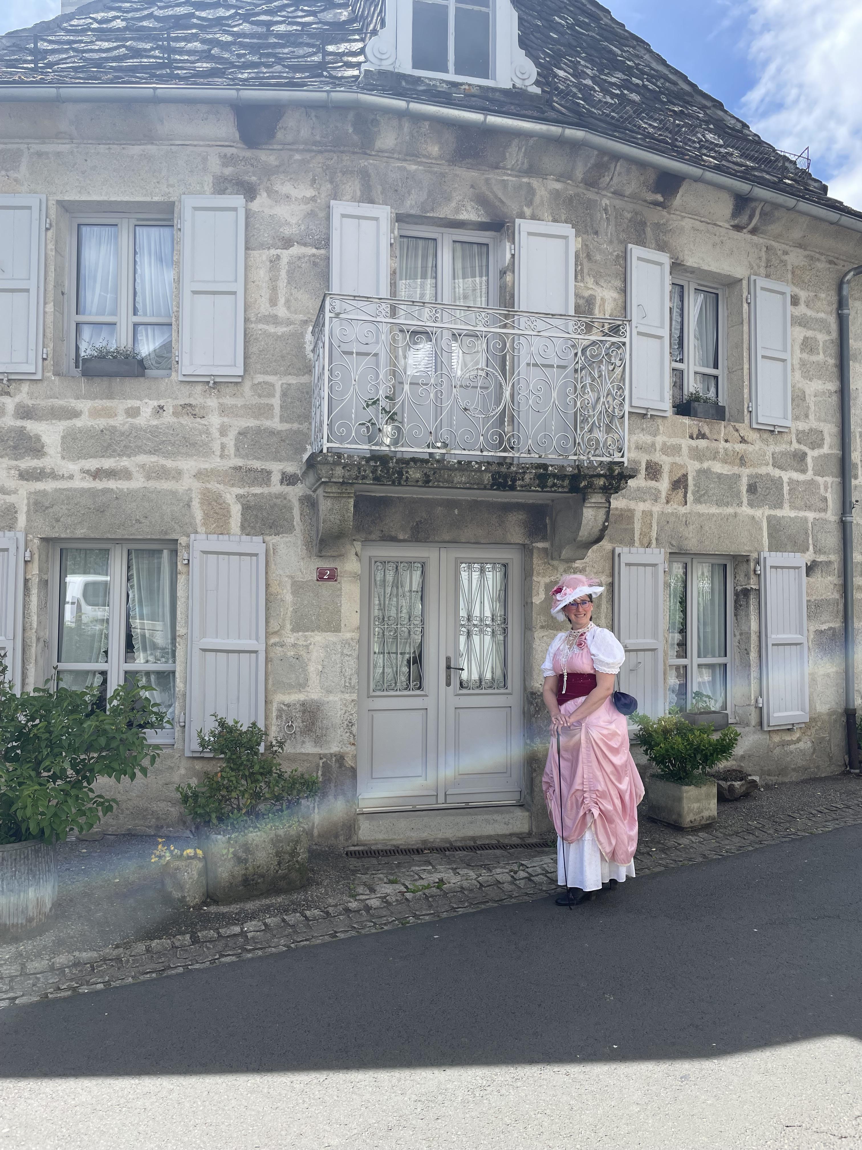Visite théâtralisée avec la baronne Piane de Doitiers à Menet