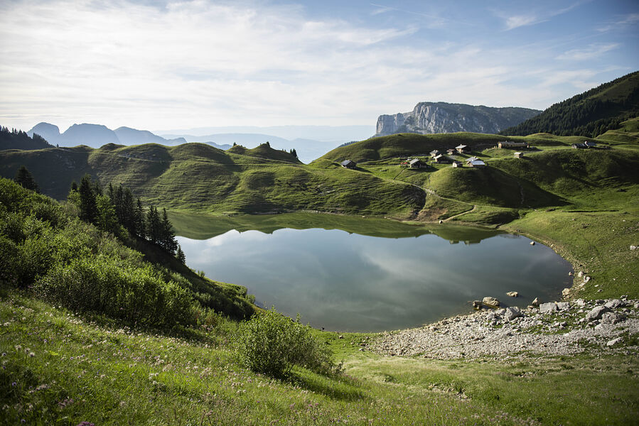 Tour du Roc des Tours et Lac de Lessy