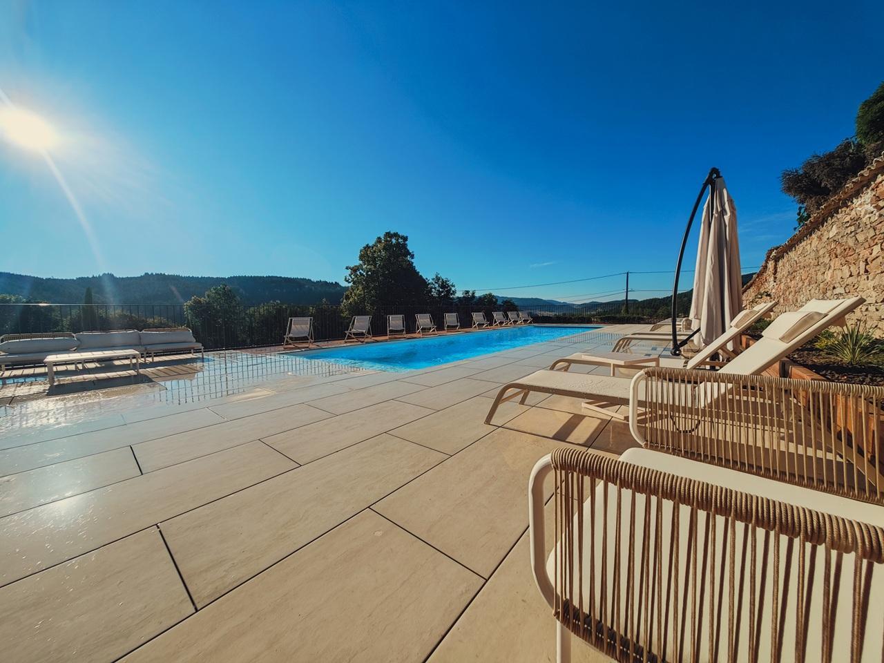 Grand Gîte avec piscine - 34 personnes et 11 chambres