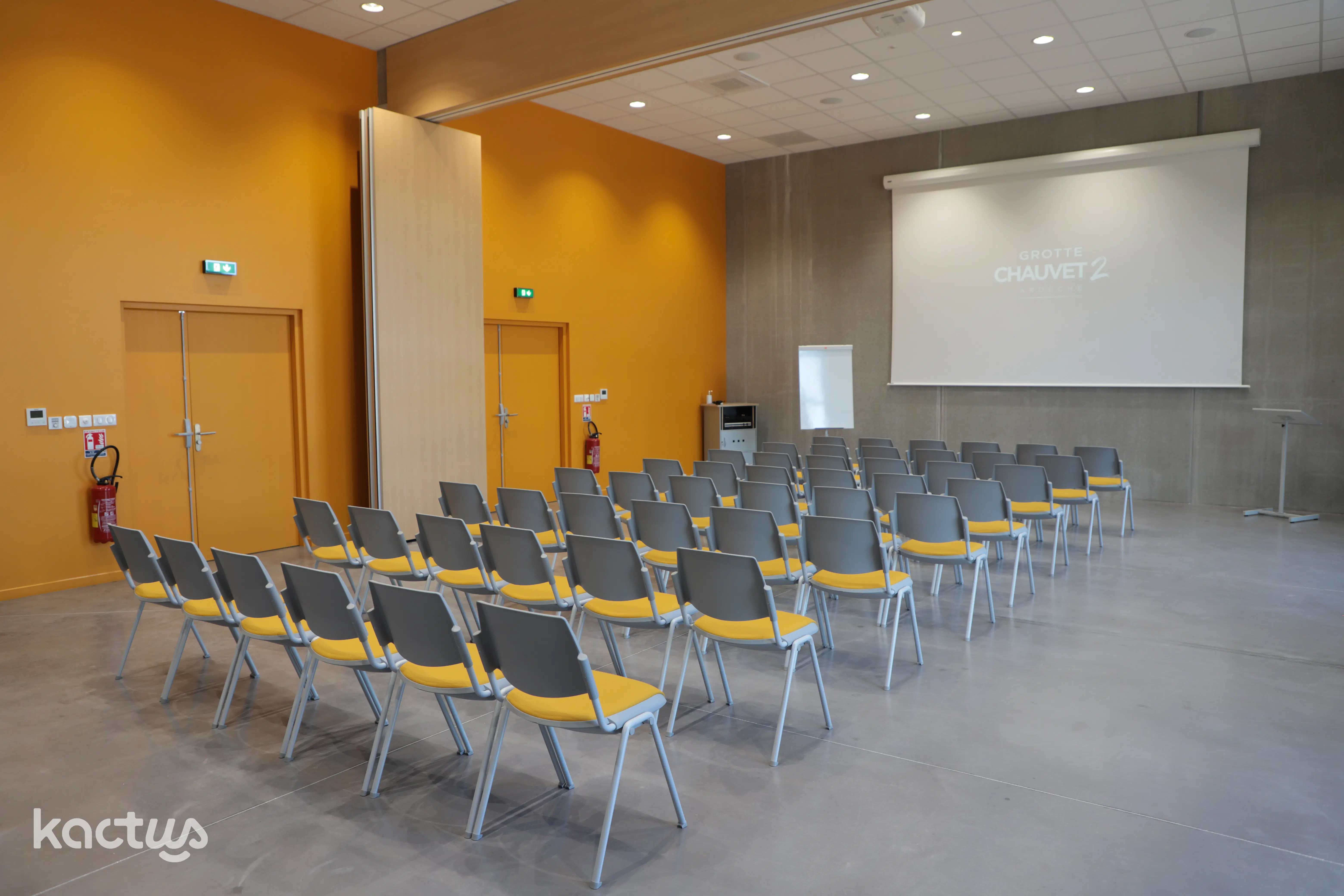 Centre de Conférences de la Grotte Chauvet 2_Vallon-Pont-d'Arc