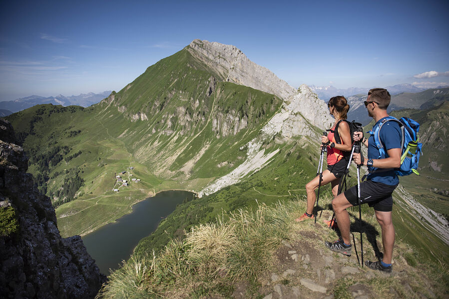 Tour du Roc des Tours et Lac de Lessy