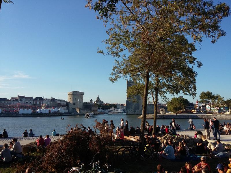 Vue sur les Francofolies depuis l'avenue Michel Crépeau