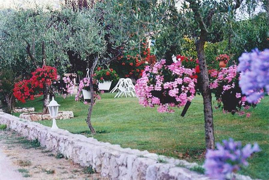 Gîte Le Jardin des Cinq Sens-Fleurs-Tourrette-Levens-Gîtes de France des Alpes-Maritimes