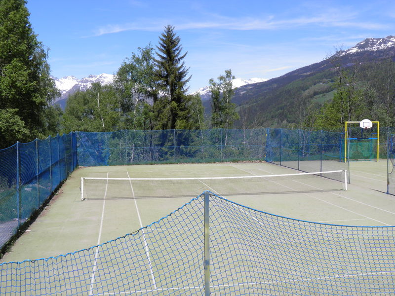 Terrain de tennis