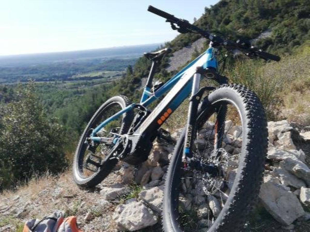 Alpilles VTTAE & Carrières de lumières