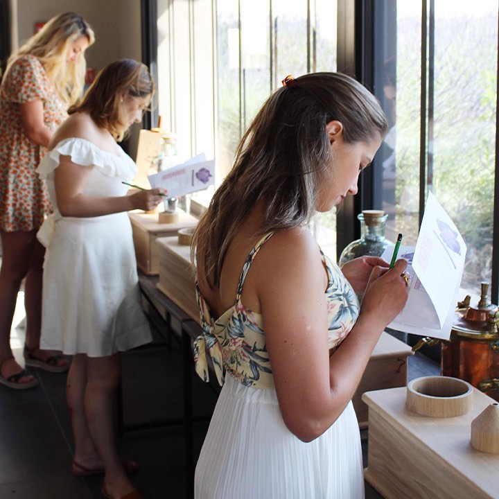 Atelier Sensoriel pour petits et grands + visite tradition - avec le Musée de la Lavande Luberon