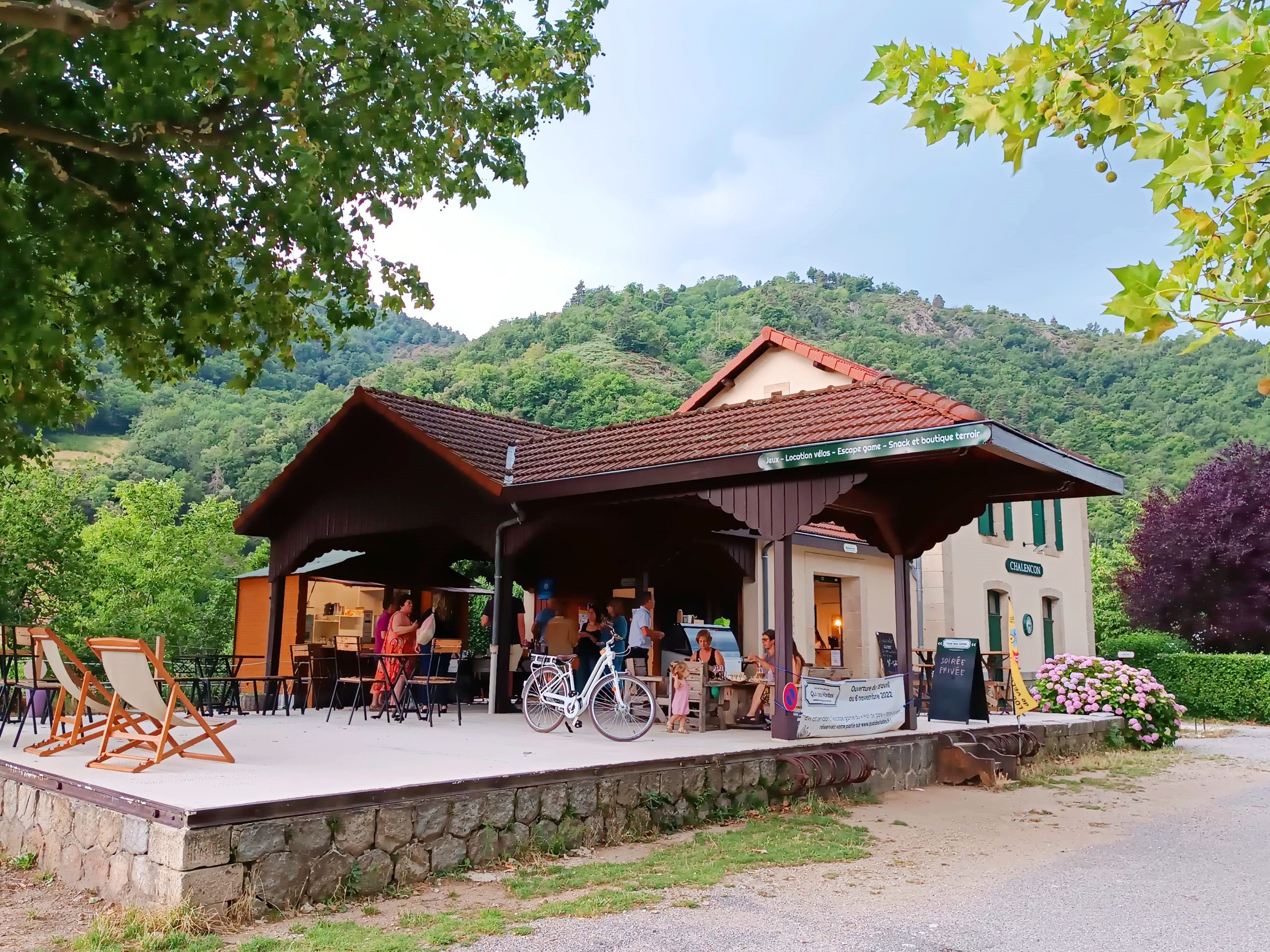 Bars & restaurants : Le Quai des Haltes - Snack terroir