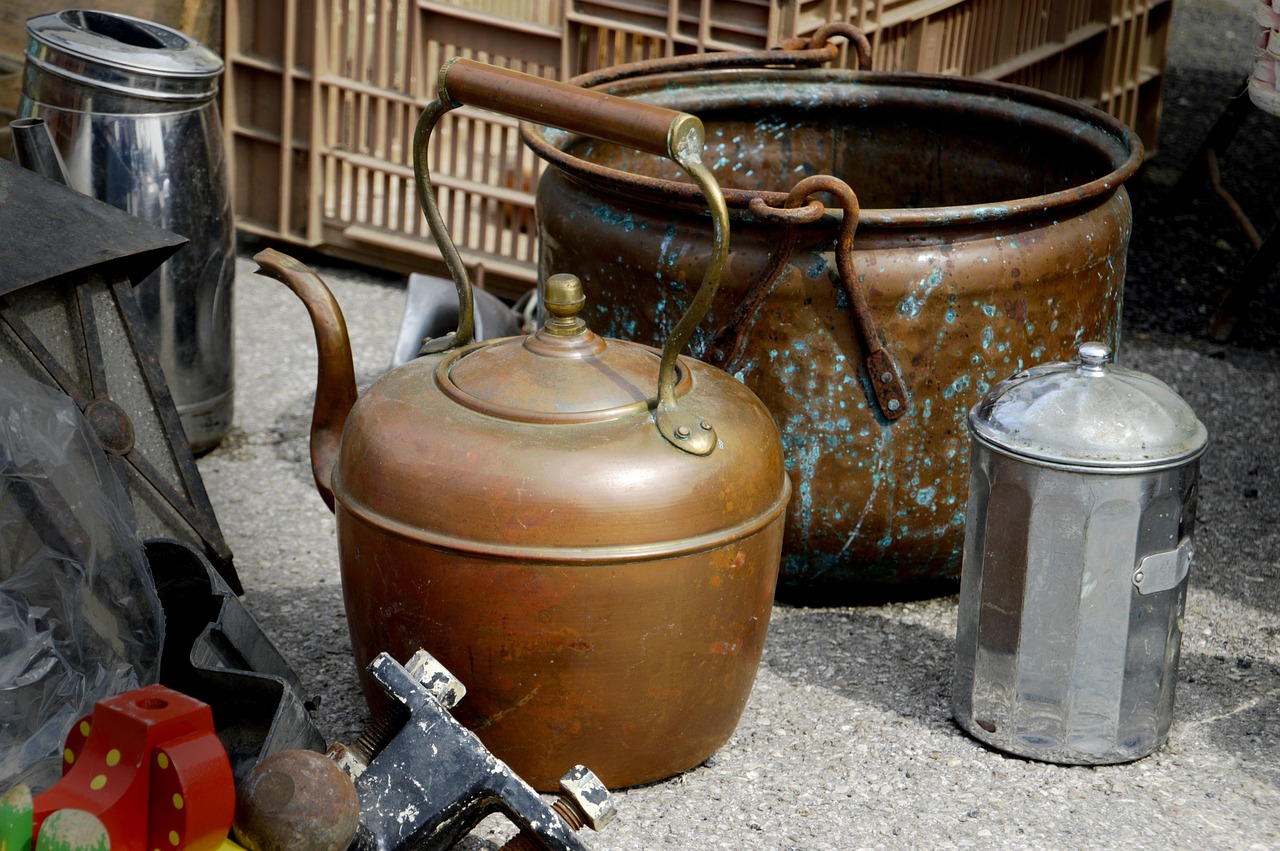 Vide grenier à Manot