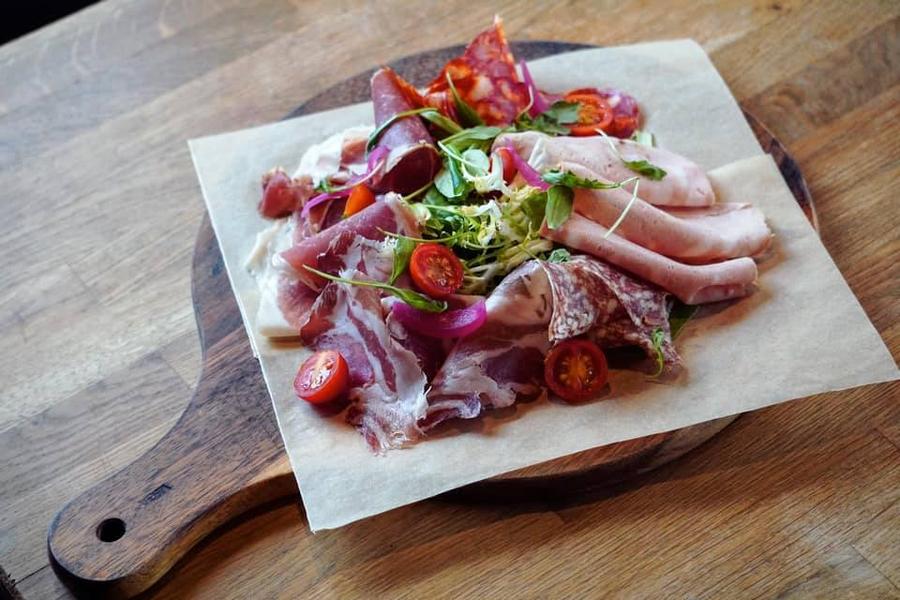 Assiette de charcuterie