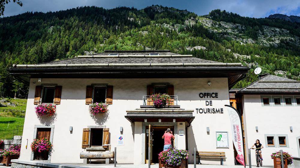 Office de Tourisme Vallorcine façade Office de Tourisme Vallorcine façade