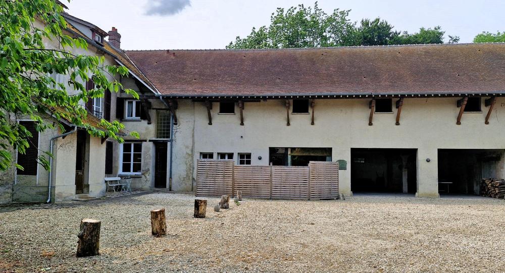 La cour La cour