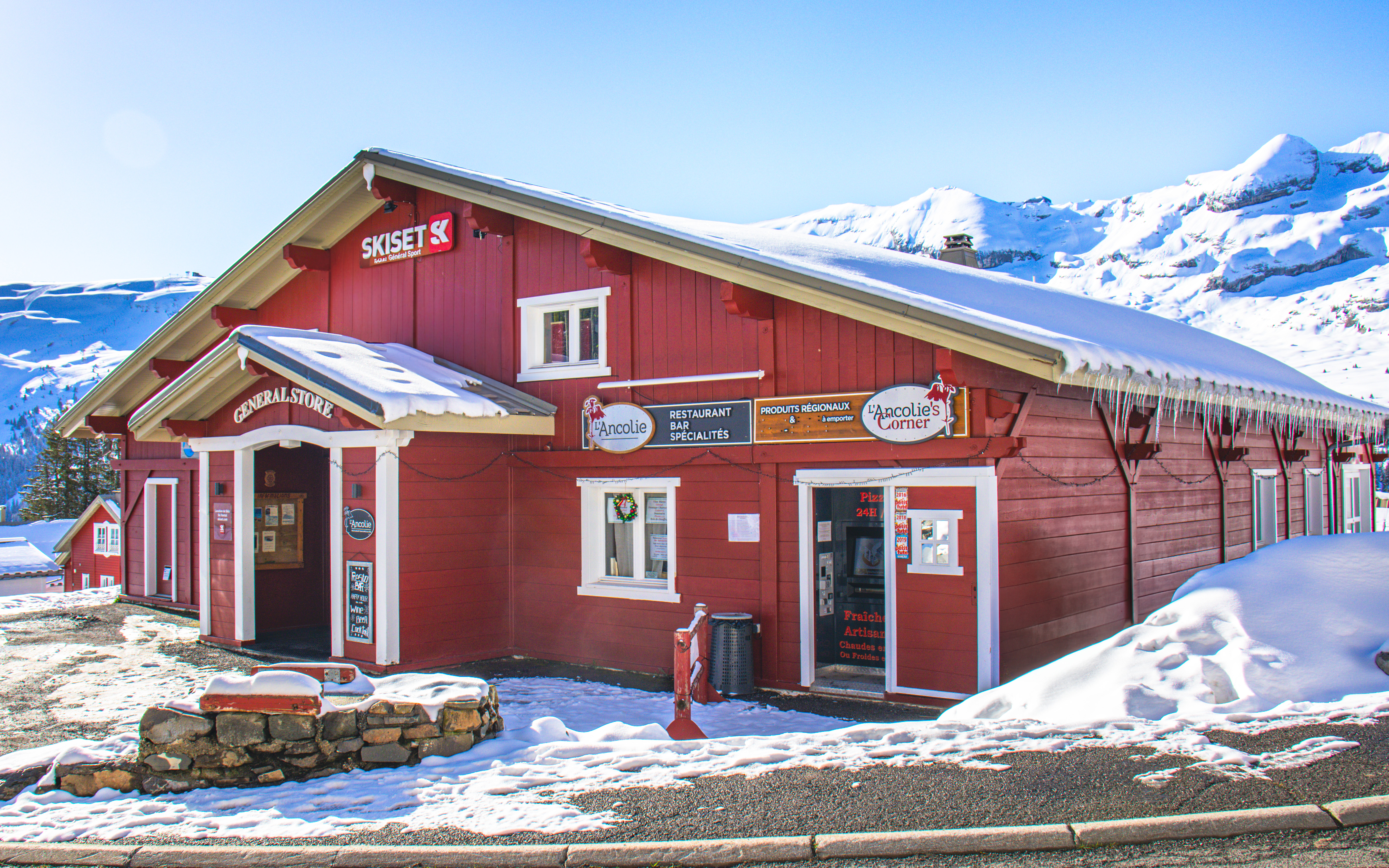 Front of the Général Sport shop