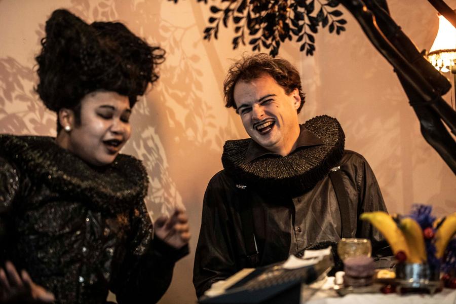 Avec les pieds - Jeanne Desoubeaux_Lyon 5ème