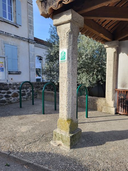 Aire de service vélo à Alba-la-Romaine