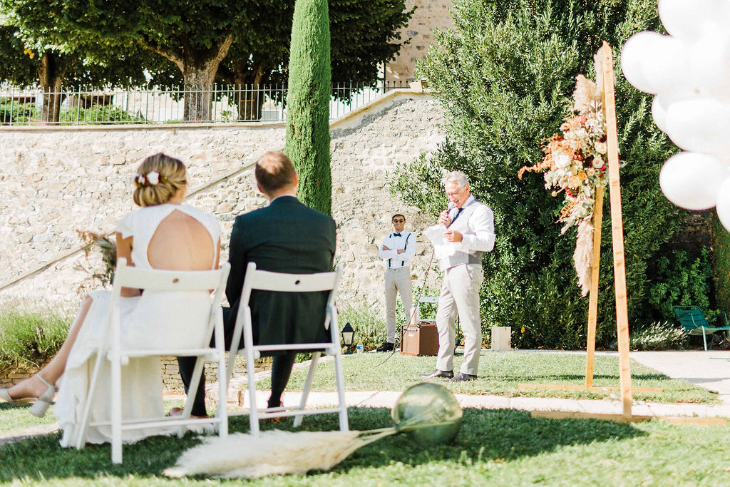 Cérémonie laïque dans les jardins