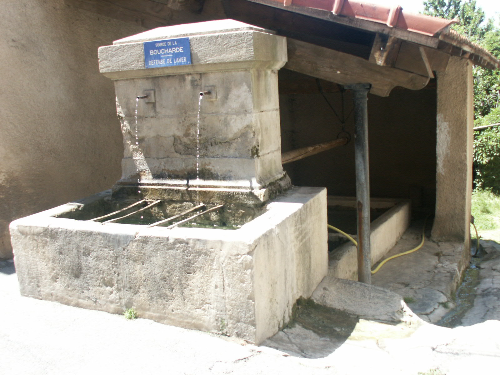 Fontaine du Pied de Ville à Oraison