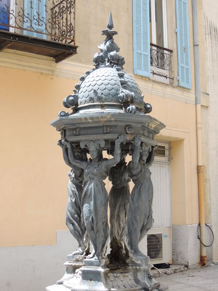 Gap au fil de l'eau : fontaine Wallace