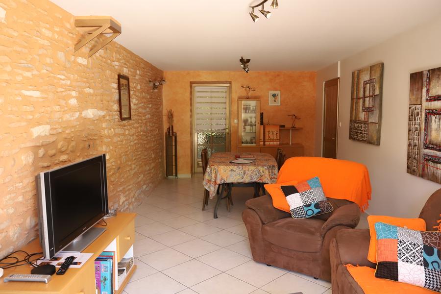 Salon du gîte Ô Relais des Gardes à Bouvesse-Quirieu