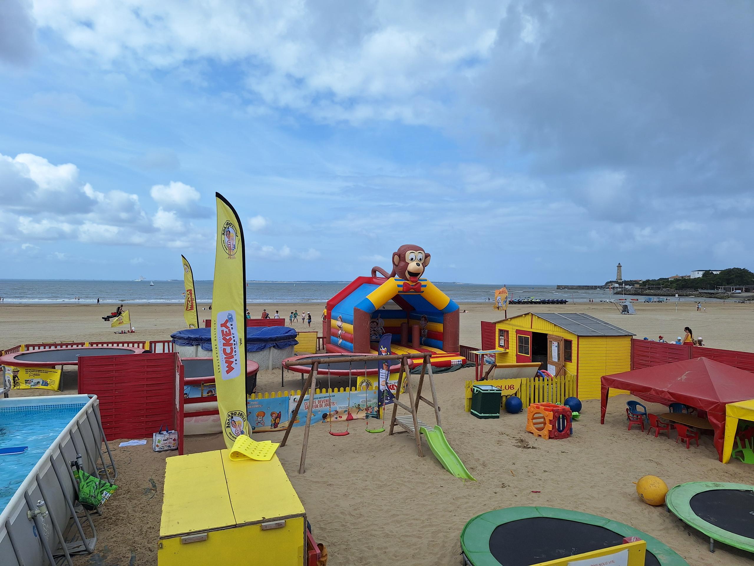 Club de plage Les Ouistitis