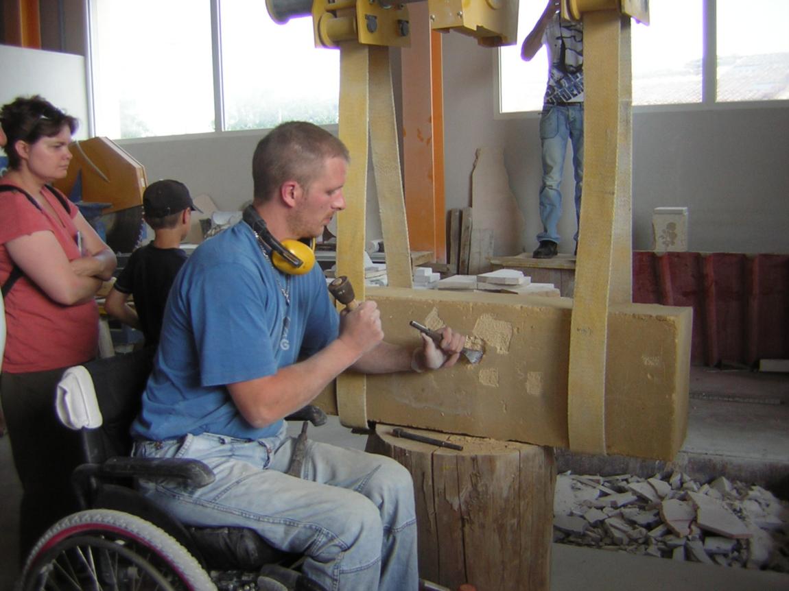 Visite atelier du tailleur de pierre - CHÂTELUS