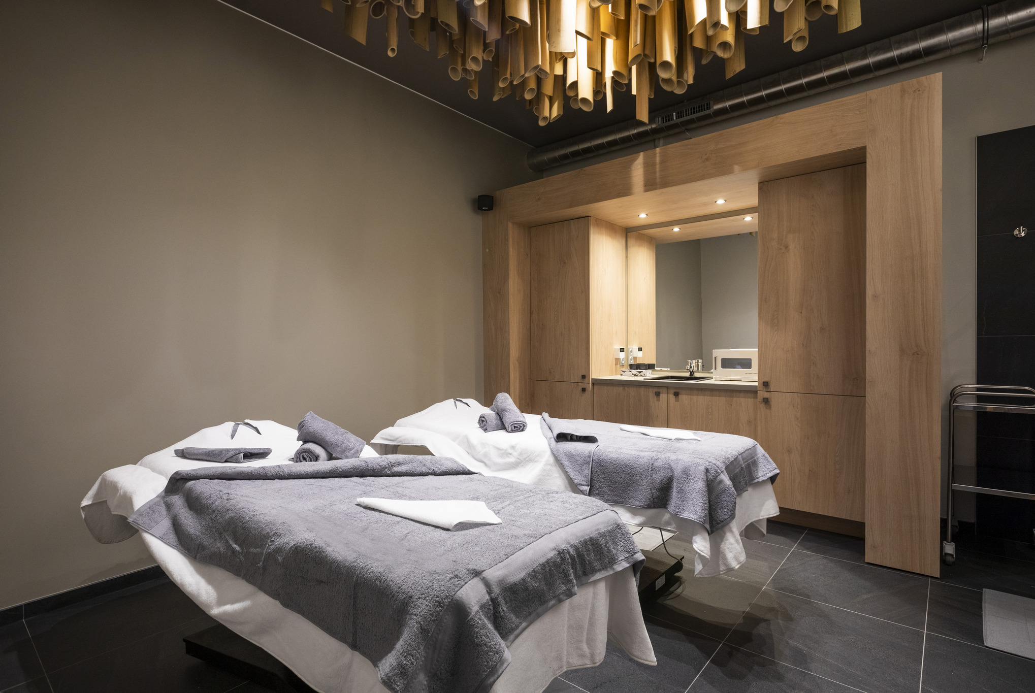 Salle et tables de massage