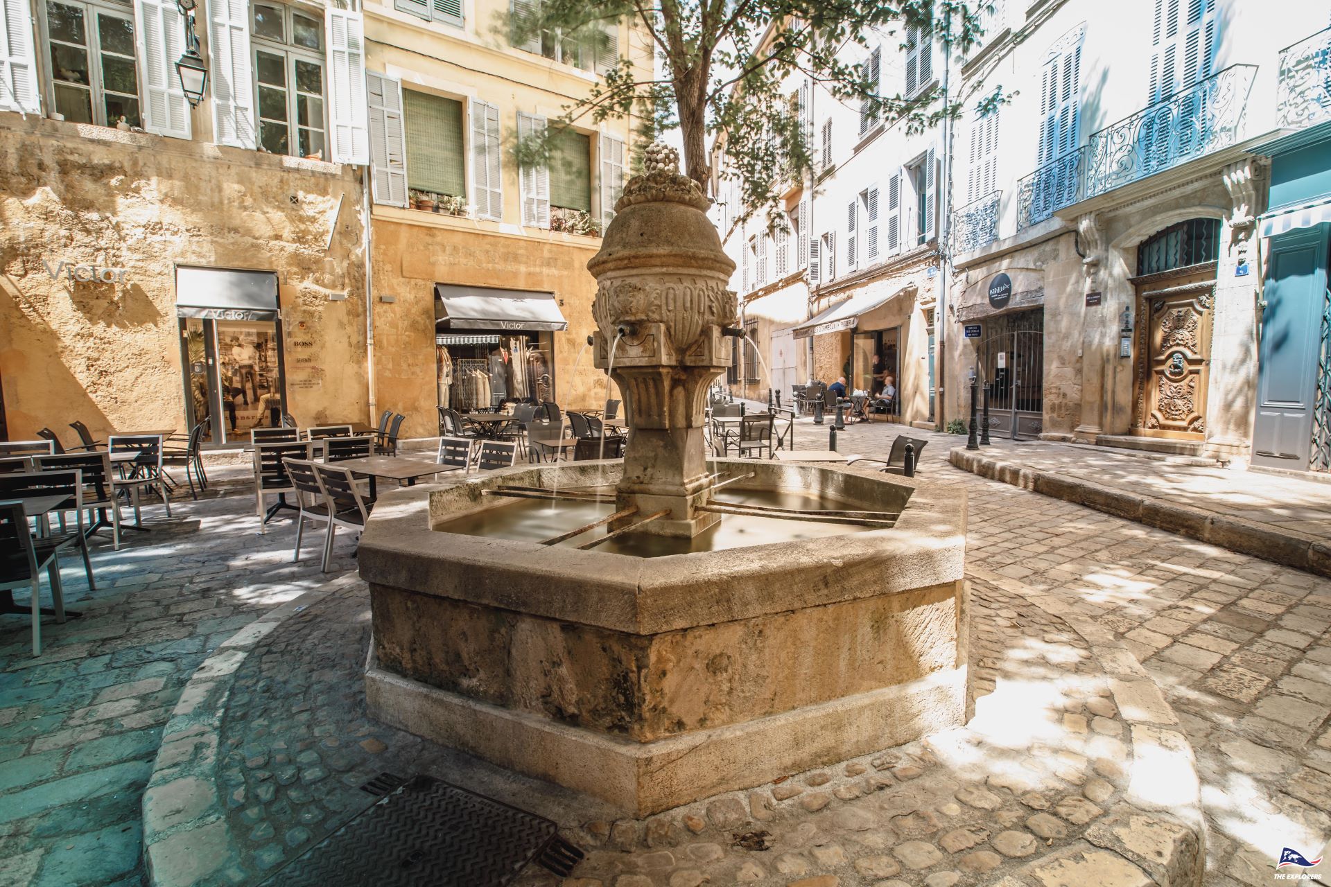 Place des Trois Ormeaux