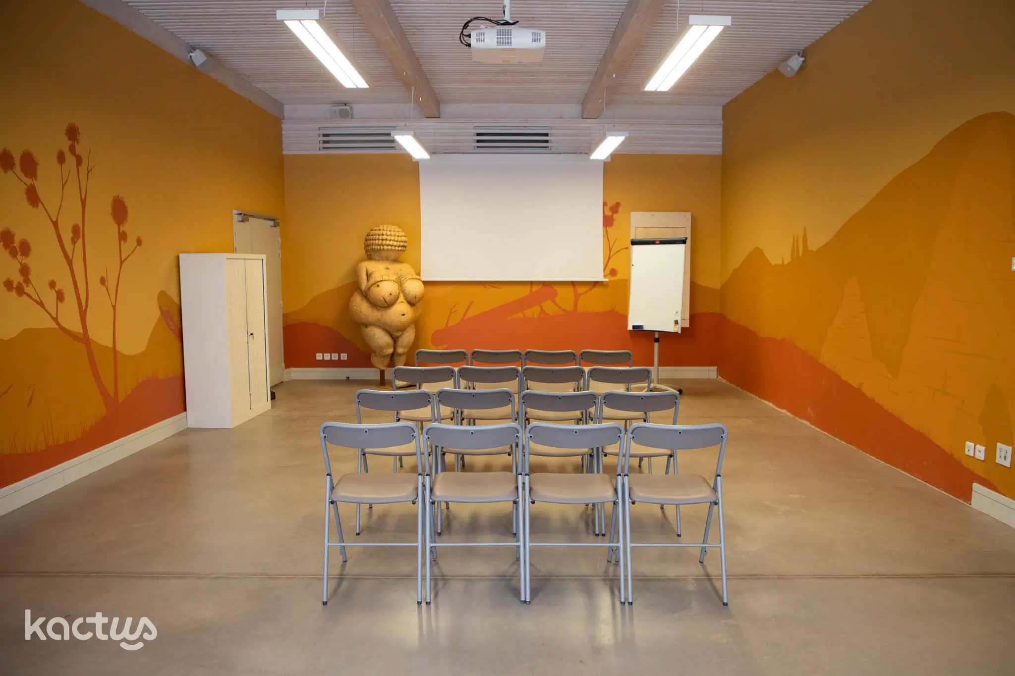 Centre de Conférences de la Grotte Chauvet 2_Vallon-Pont-d'Arc