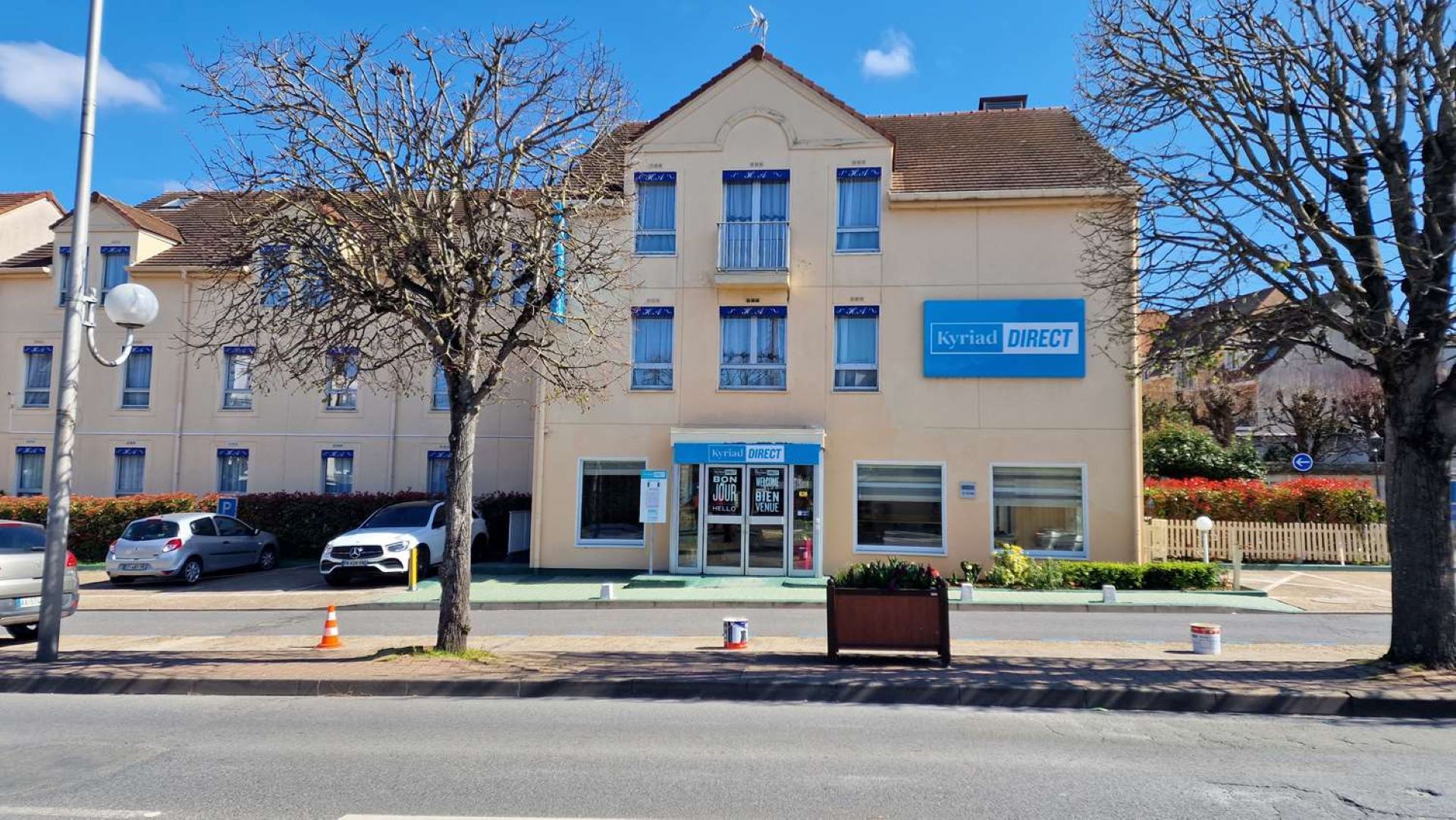 Hu00f4tel  Kyriad**_Arpajon