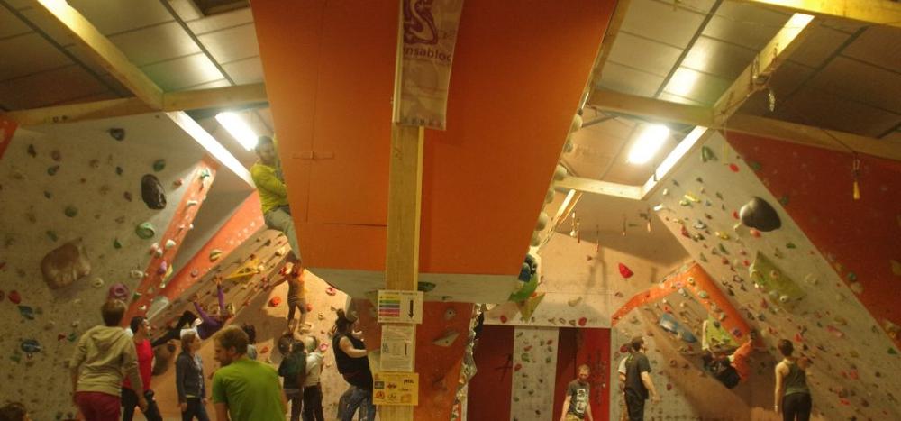 Cours  en salle de bloc adulte avec Sensabloc_Carpentras