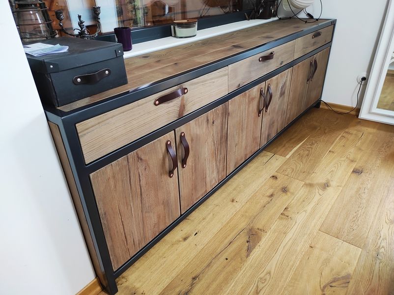 grand meuble de chambre